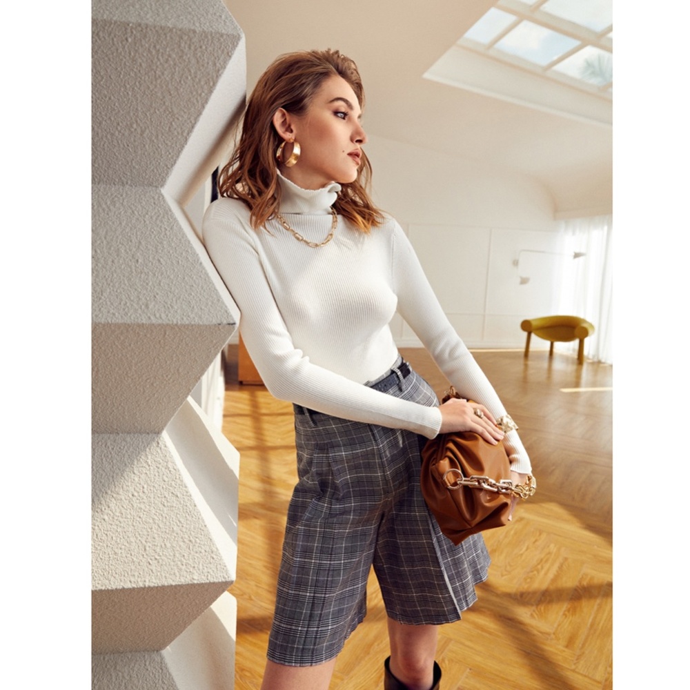 White Rib-Knit Turtleneck Light Sweater Top - Picture 4 of 8